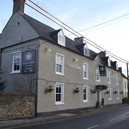 Готель The Kings Arms Didmarton Екстер'єр фото