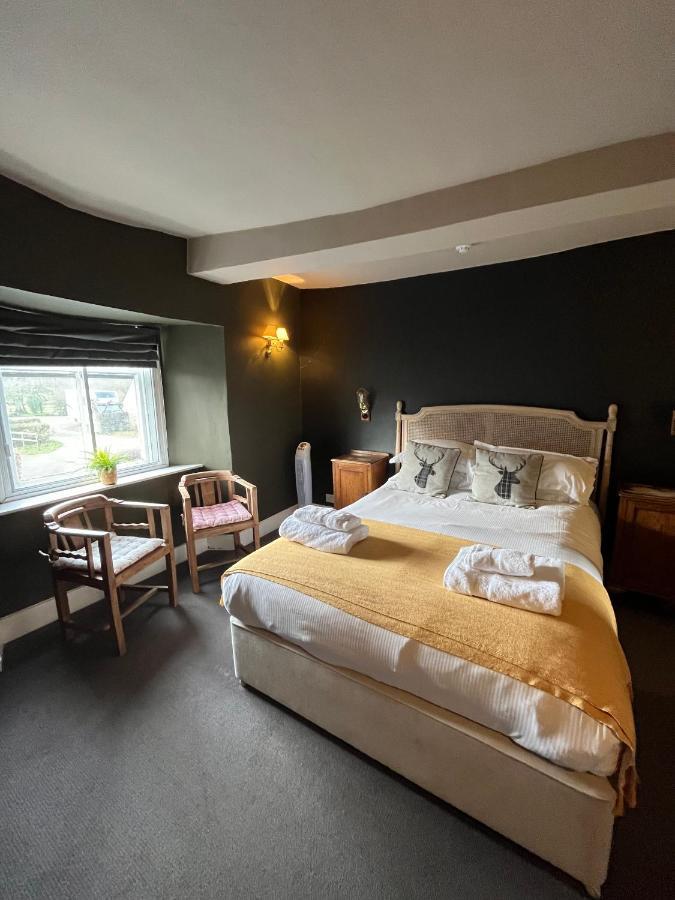 Готель The Kings Arms Didmarton Екстер'єр фото