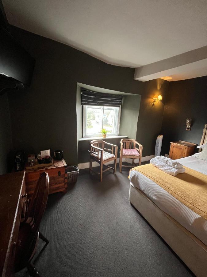 Готель The Kings Arms Didmarton Екстер'єр фото