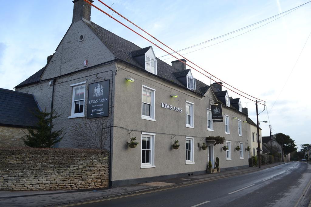 Готель The Kings Arms Didmarton Екстер'єр фото